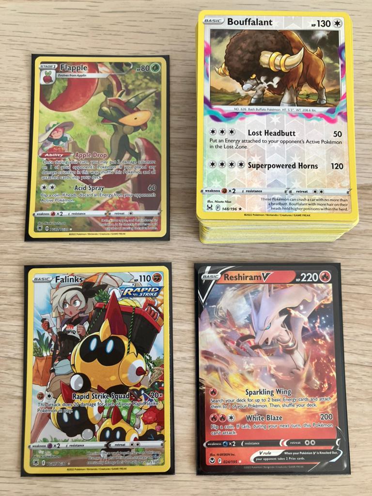 KADO TIP Set van 100 verschillende originele Pokemon kaarten, Ophalen of Verzenden, Zo goed als nieuw, Meerdere kaarten, Foil