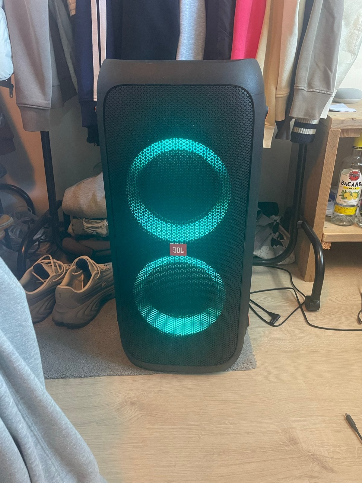 JBL PartyBox 310 te huur - Krachtig geluid en lichtshow, 150 watt of meer, JBL, Party speaker, Ophalen of Verzenden