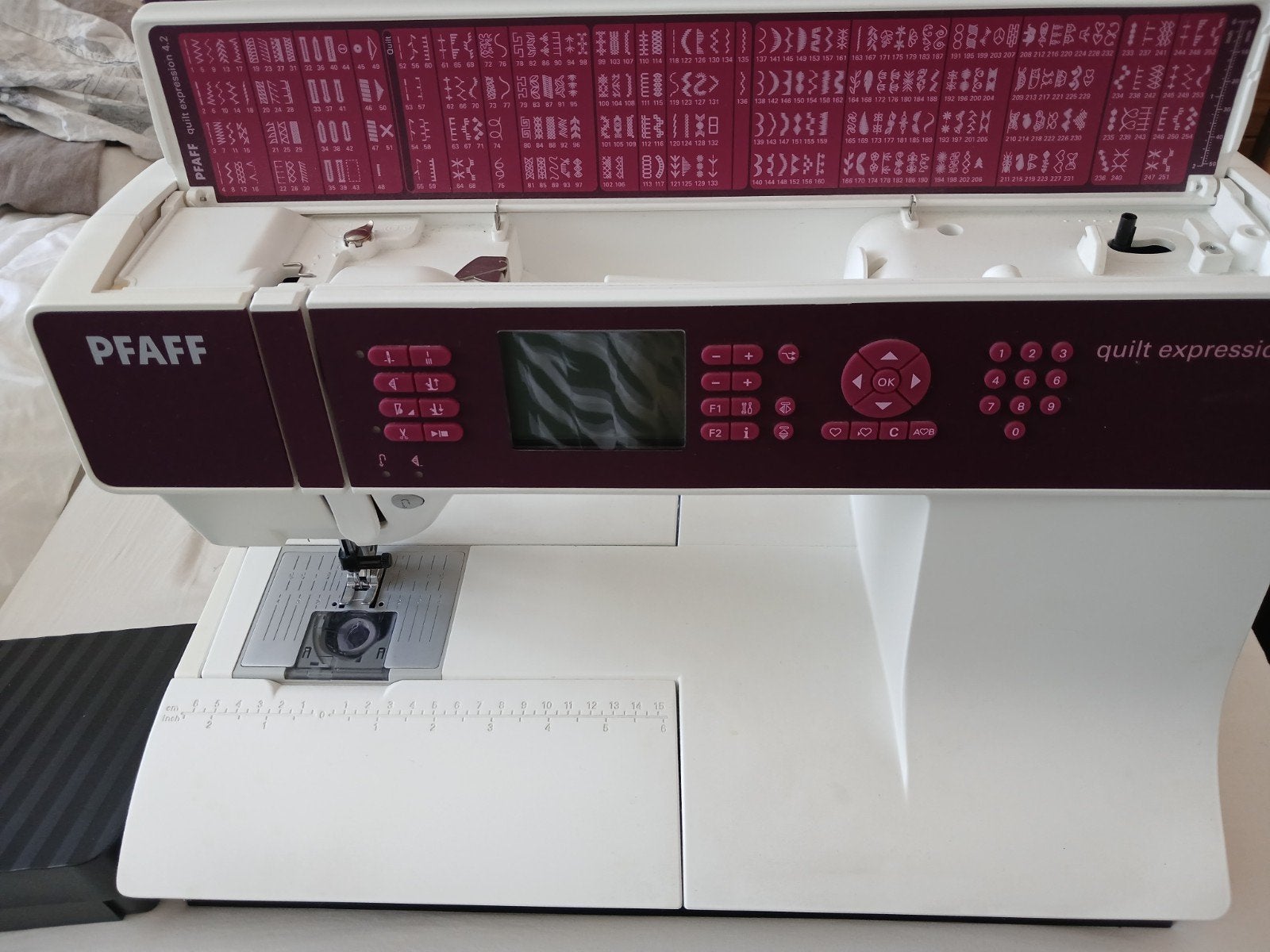 Pfaff Quilt Expression 4.0 Naaimachine - Zo goed als nieuw, Ophalen, Zo goed als nieuw, Naaimachine, Pfaff