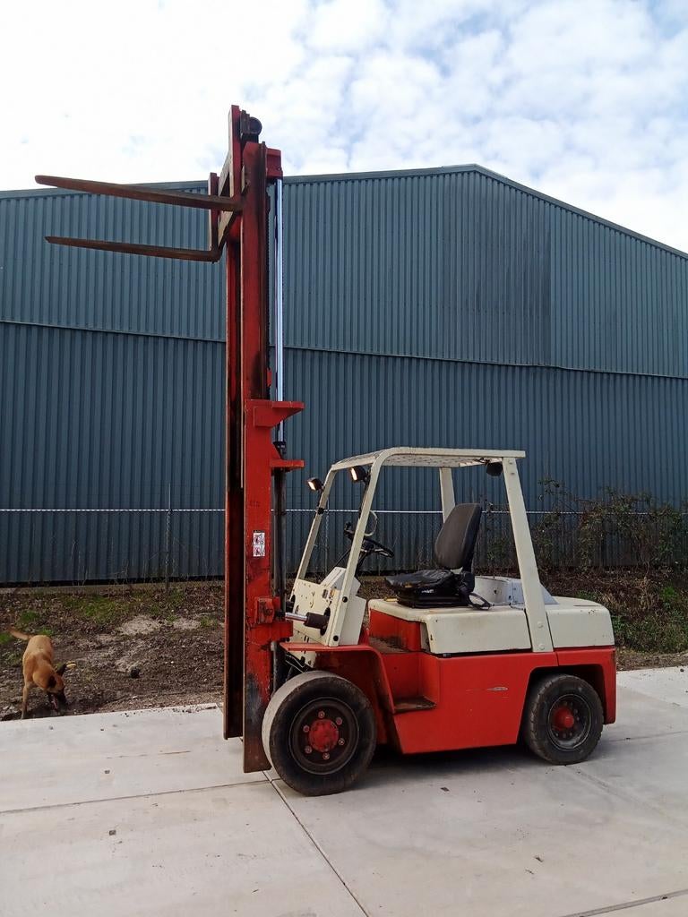 Nissan turbo Diesel 3.5, Zakelijke goederen, Machines en Bouw | Heftrucks en Intern transport, 1000 tot 2000 kg, Ophalen, LPG