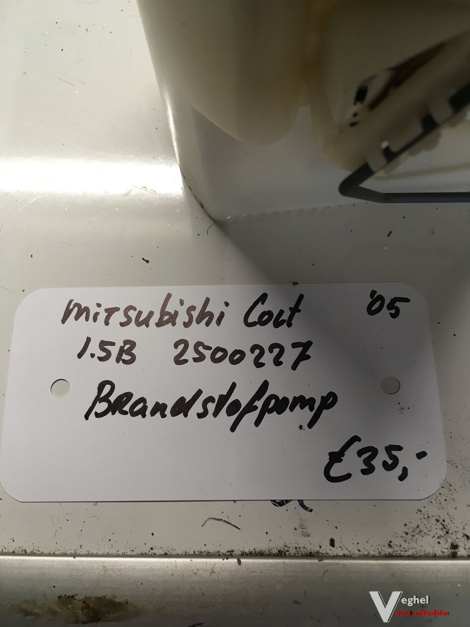 Mitsubishi Colt 1.5B   3drs  kleurcode: 01D 2005 2500227   B, Gebruikt, -, -, Ophalen of Verzenden