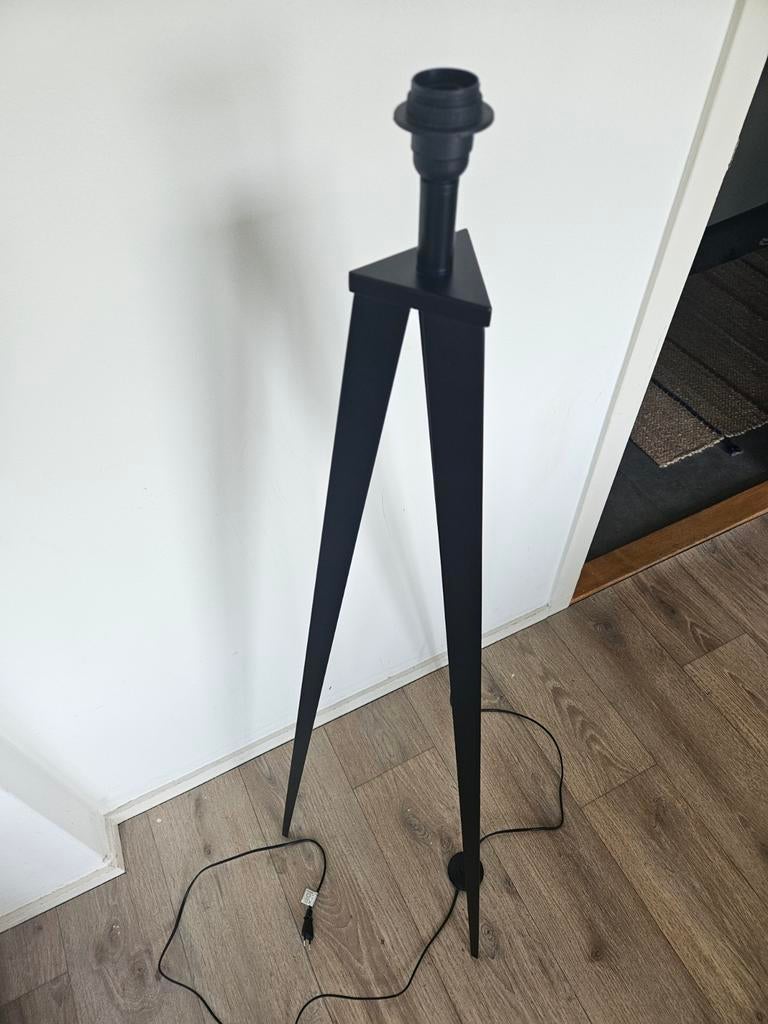 Zuiver Tripod Vloerlamp Zwart – Designlamp Nieuwstaat, Ophalen, Zo goed als nieuw, 150 tot 200 cm