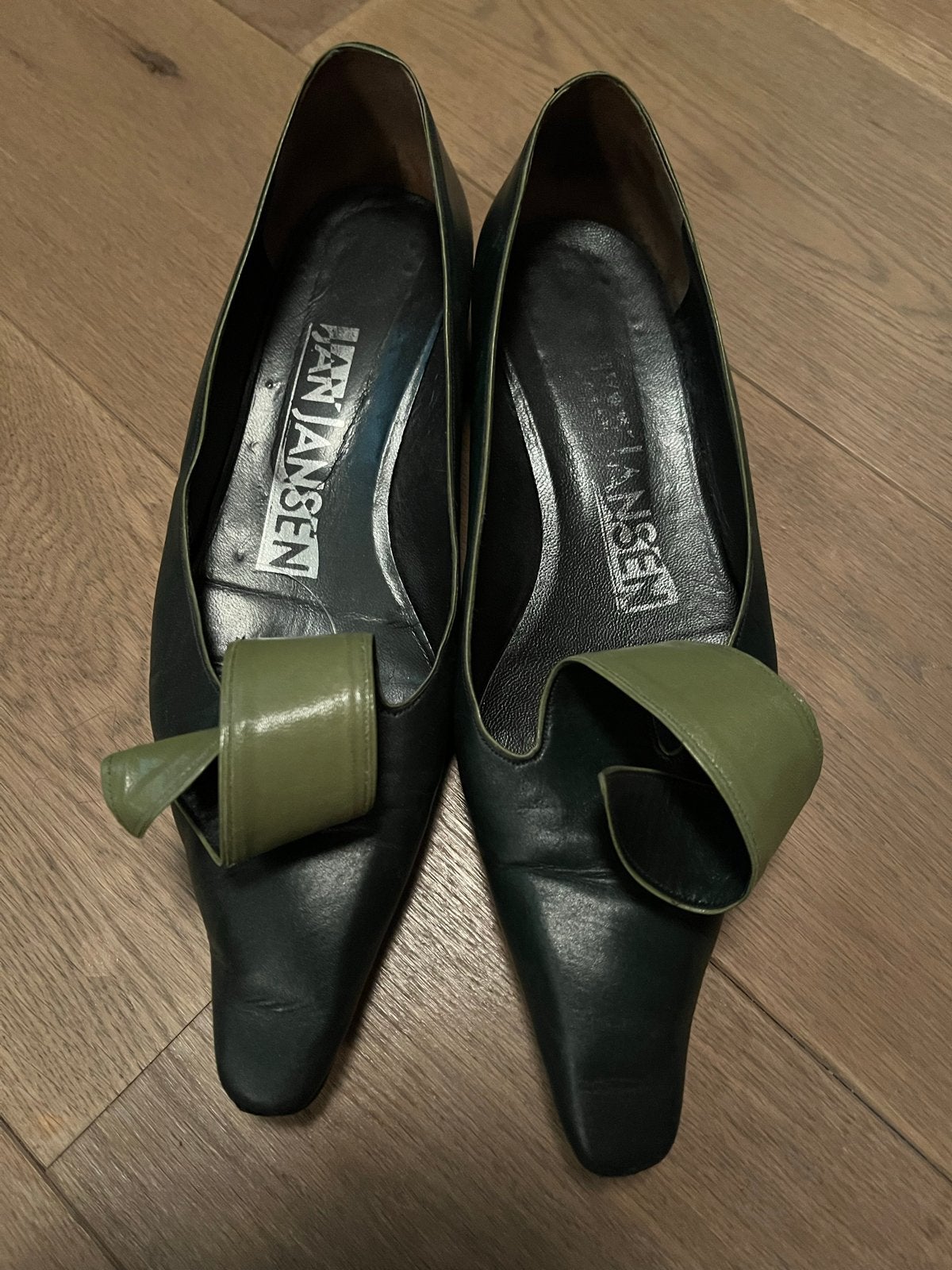 Unieke Jan Jansen schoenen, donkergroen, maat 39,5, Kleding | Dames, Schoenen, Ophalen of Verzenden, Gedragen, Groen, Schoenen met lage hakken