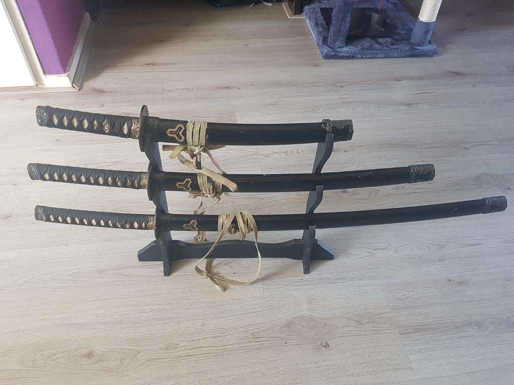 Sier Zwaarden, Ophalen