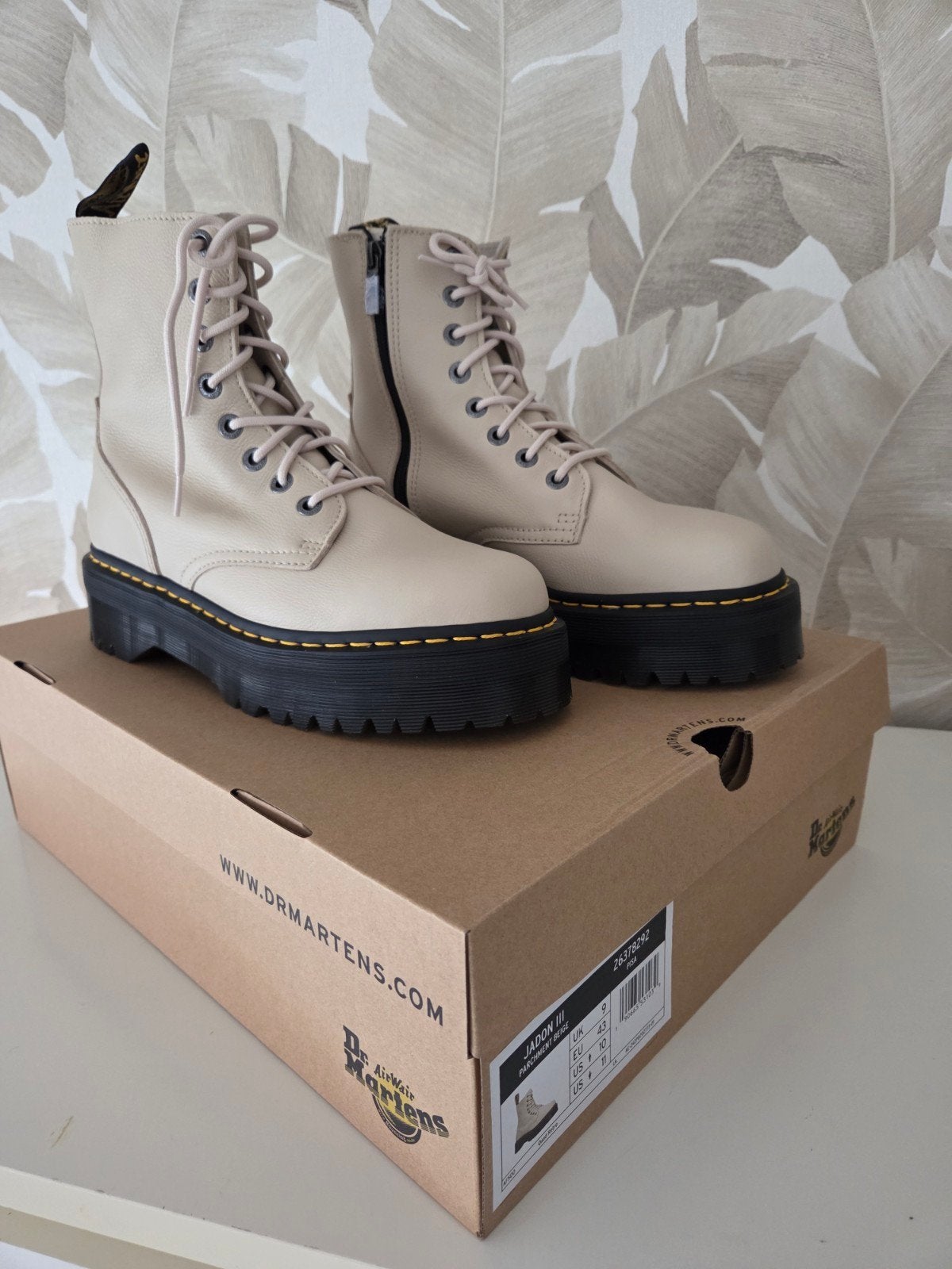 NIEUWE STOERE DR MARTENS..maat 43...unisex model, Ophalen of Verzenden, Nieuw, Zwart, Boots