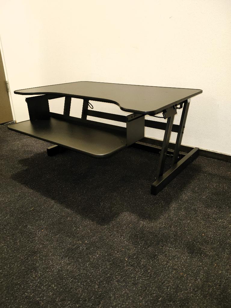 Ergonomisch Verstelbaar Zit-Sta Bureau Verhoger Mooie staat, Huis en Inrichting, Bureaus, Ophalen, Metaal, Zo goed als nieuw, Overige merken