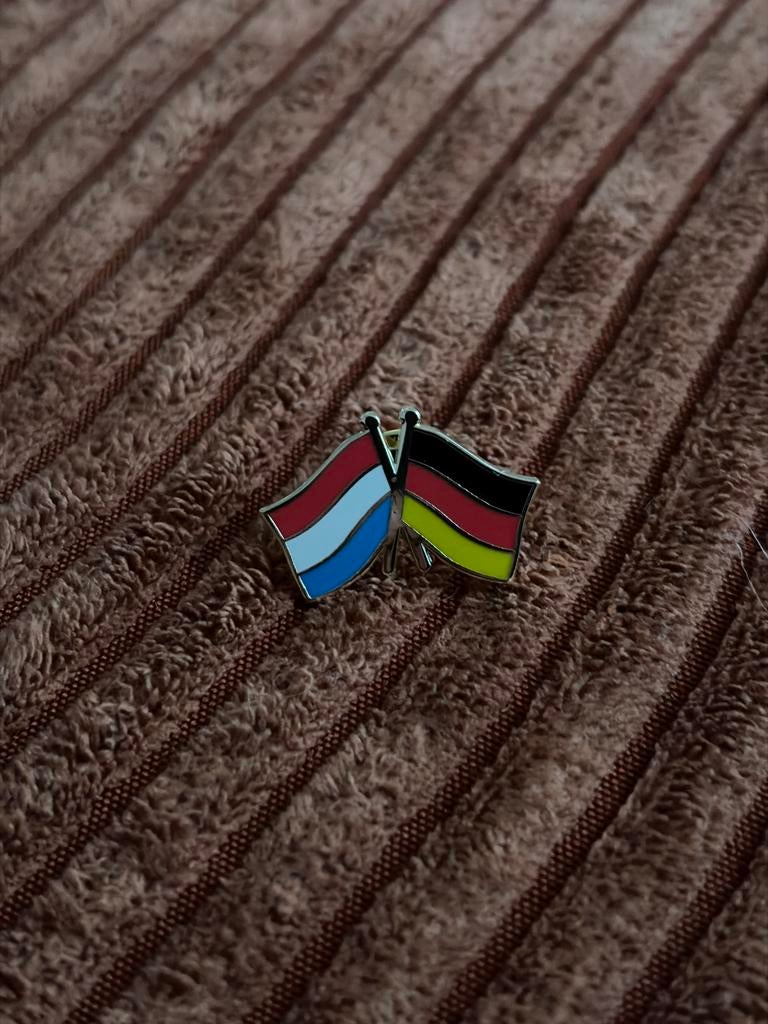 Pin Nederland Duitsland Vlaggen - Vriendschap Speldje, Ophalen of Verzenden, Zo goed als nieuw, Stad of Land, Speldje of Pin