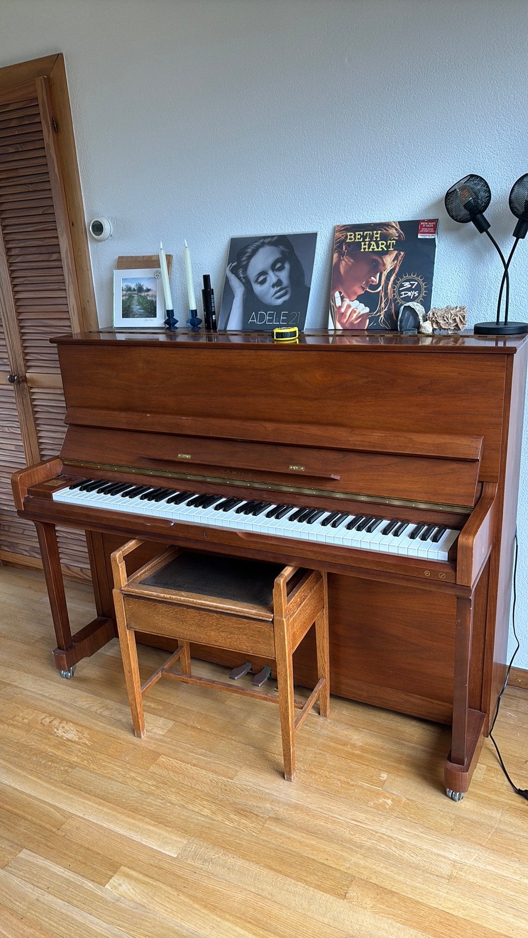 Mooie Samick piano SU 118R, Muziek en Instrumenten, Ophalen of Verzenden, Gebruikt, Bruin, Piano