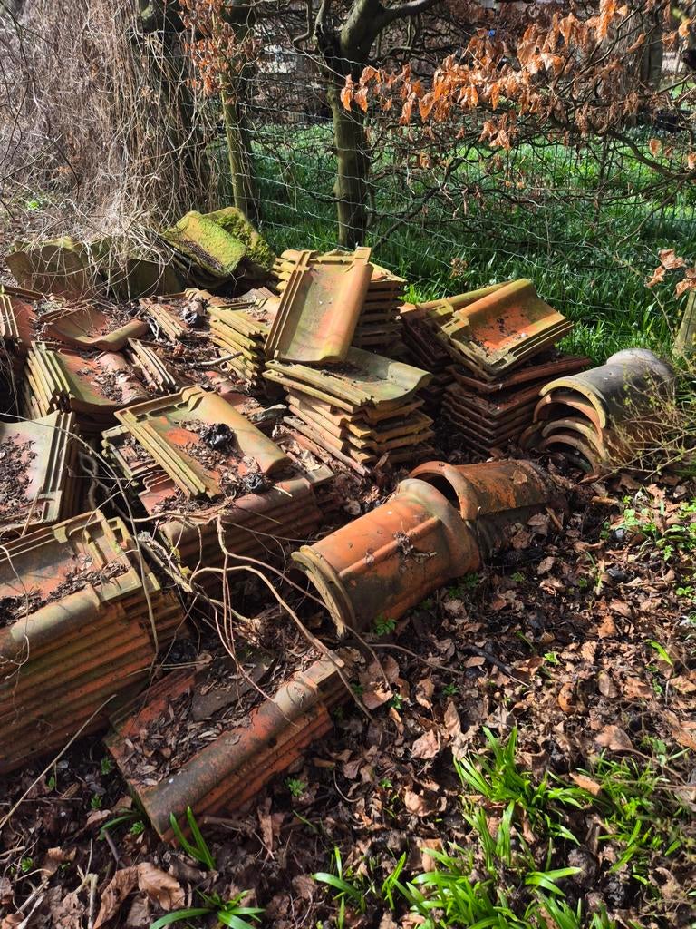 Partij gebruikte dakpannen en nokvorsten  van Kurstjens, Gebruikt, Steen of Klei, Ophalen of Verzenden, 15 m² of meer
