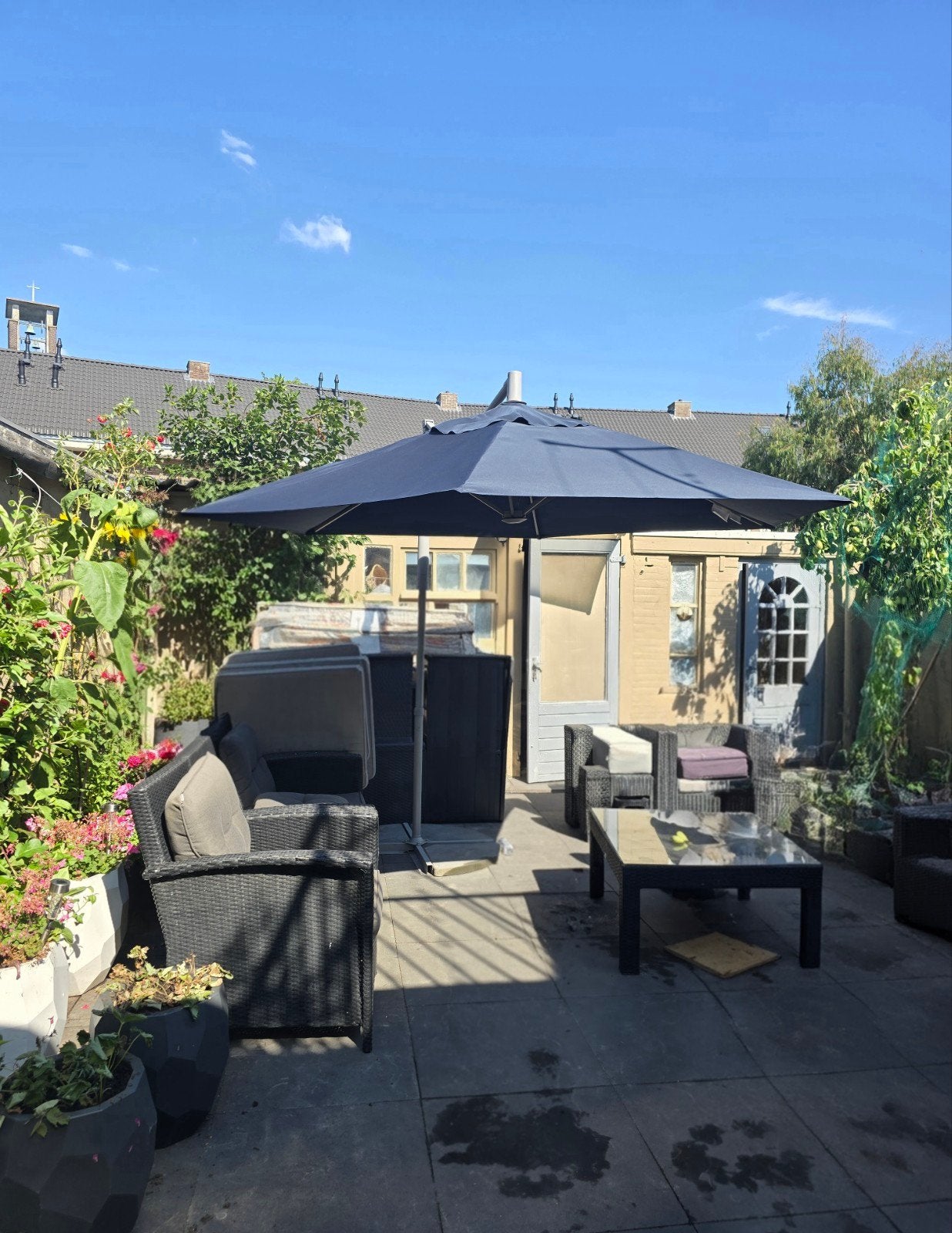 IKEA LINDÖJA Zweefparasol Ø 315cm met voet en tegels, Ophalen, Verstelbaar, 3 tot 4 meter, Zweefparasol