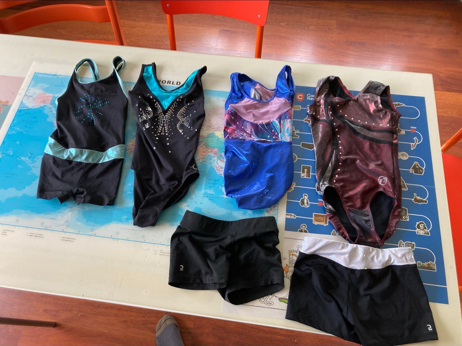 Turnkleding pakket: turnpakjes en broekjes, Ophalen, Gebruikt, Meerkleurig, Kindermaat 122 t/m 140
