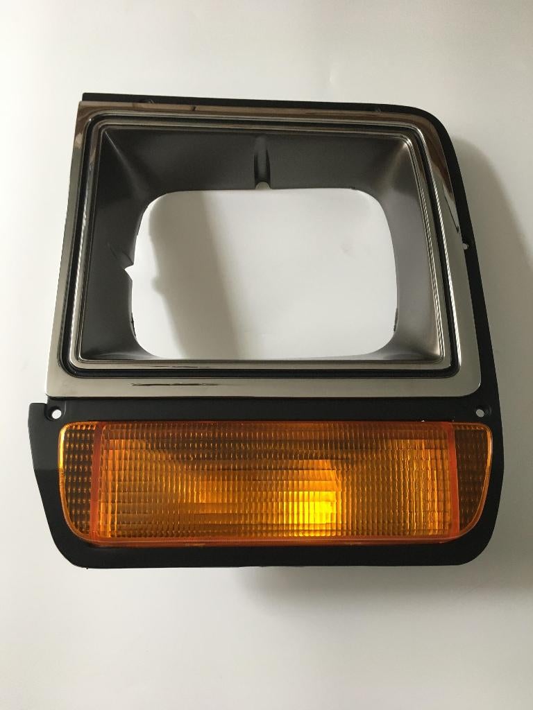 Te koop Koplamp bezel L Dodge w250 d250 ramcharger, Auto diversen, Overige Auto diversen, Ophalen of Verzenden