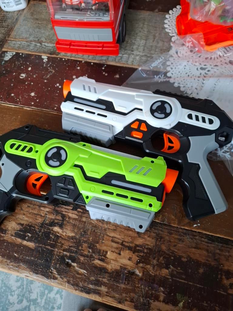 2 laser gun pistolen, automatisch, Ophalen of Verzenden