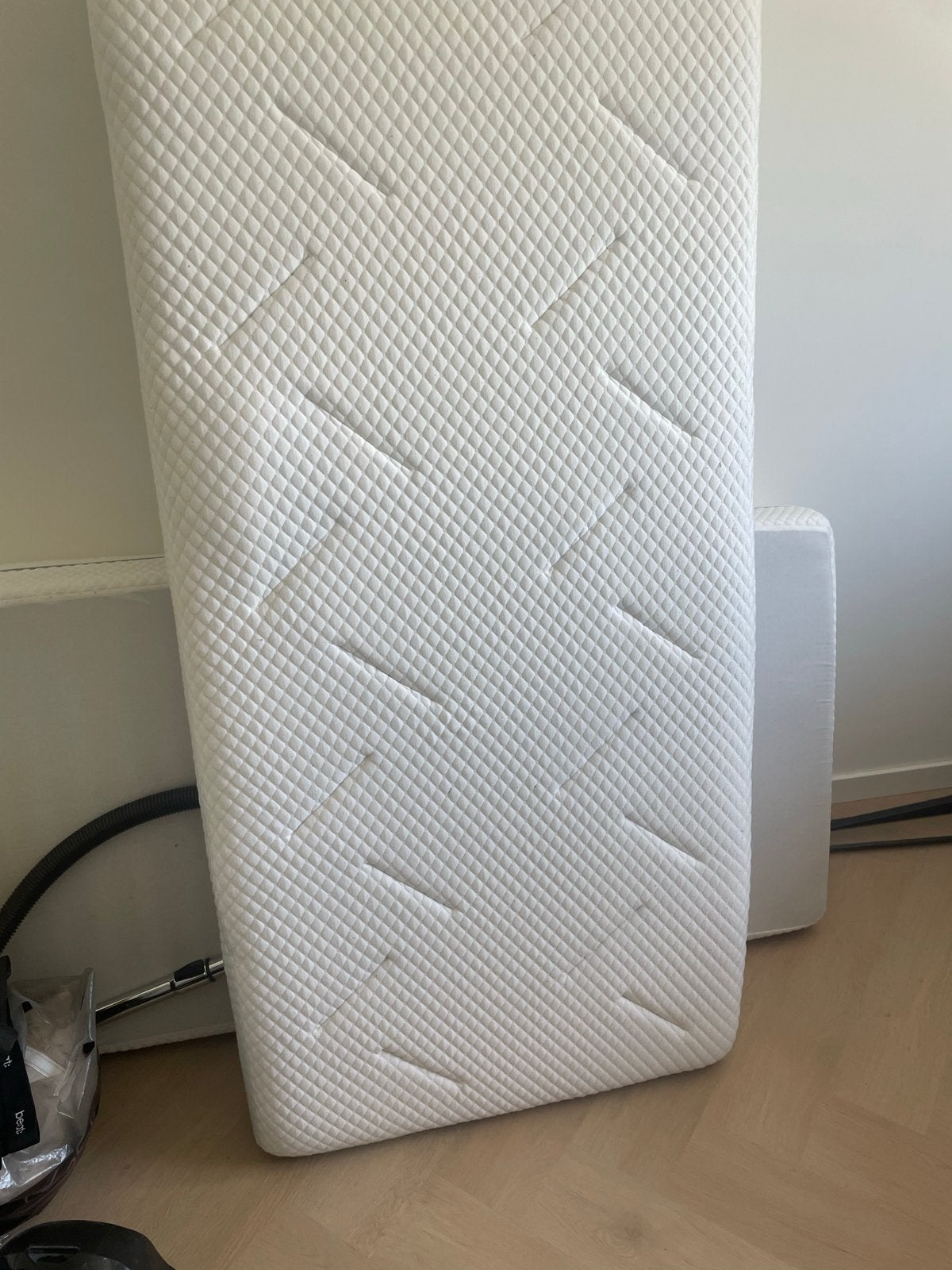 JYSK Matrassen en bedbodems 180x200 - Zo goed als nieuw, Huis en Inrichting, Slaapkamer | Matrassen en Bedbodems, Ophalen, Gebruikt