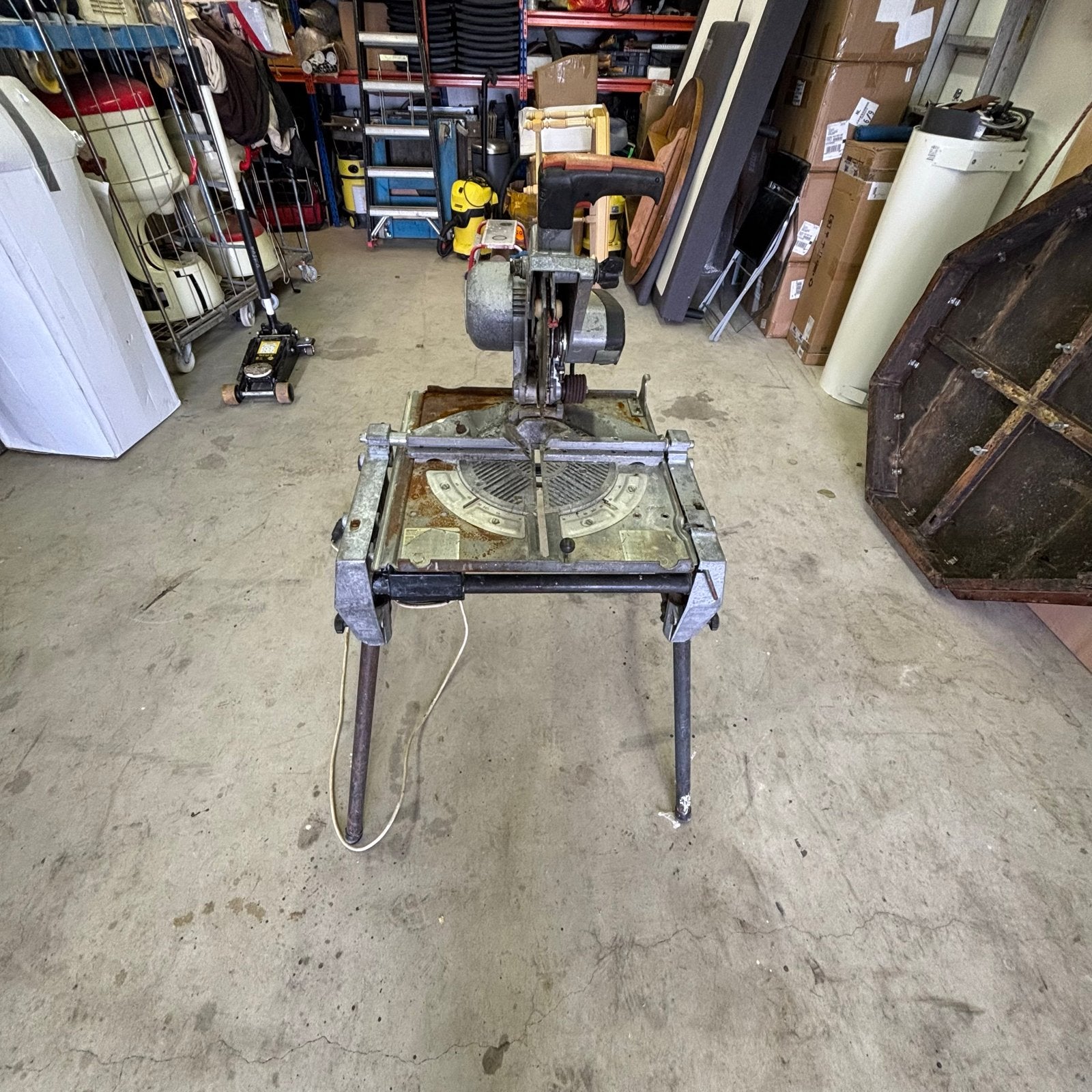 Gebruikte elu Afkortzaag tafel, Doe-het-zelf en Verbouw, Gereedschap | Zaagmachines, Gebruikt, 600 tot 1200 watt, Ophalen of Verzenden