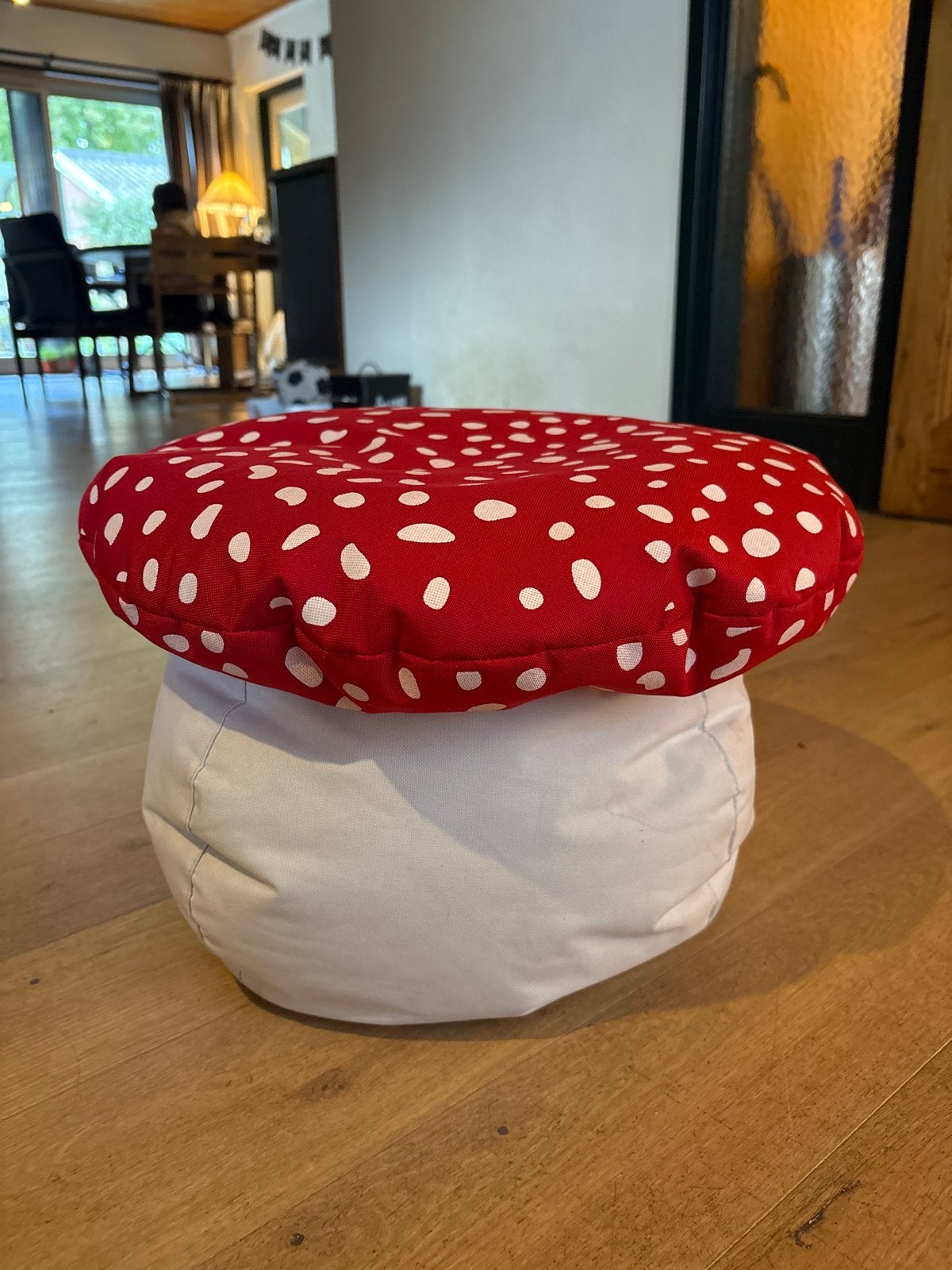 Efteling Paddenstoel Poef - Gebruikt met wat Sporen, Ophalen of Verzenden, Gebruikt, Meerkleurig, Textiel