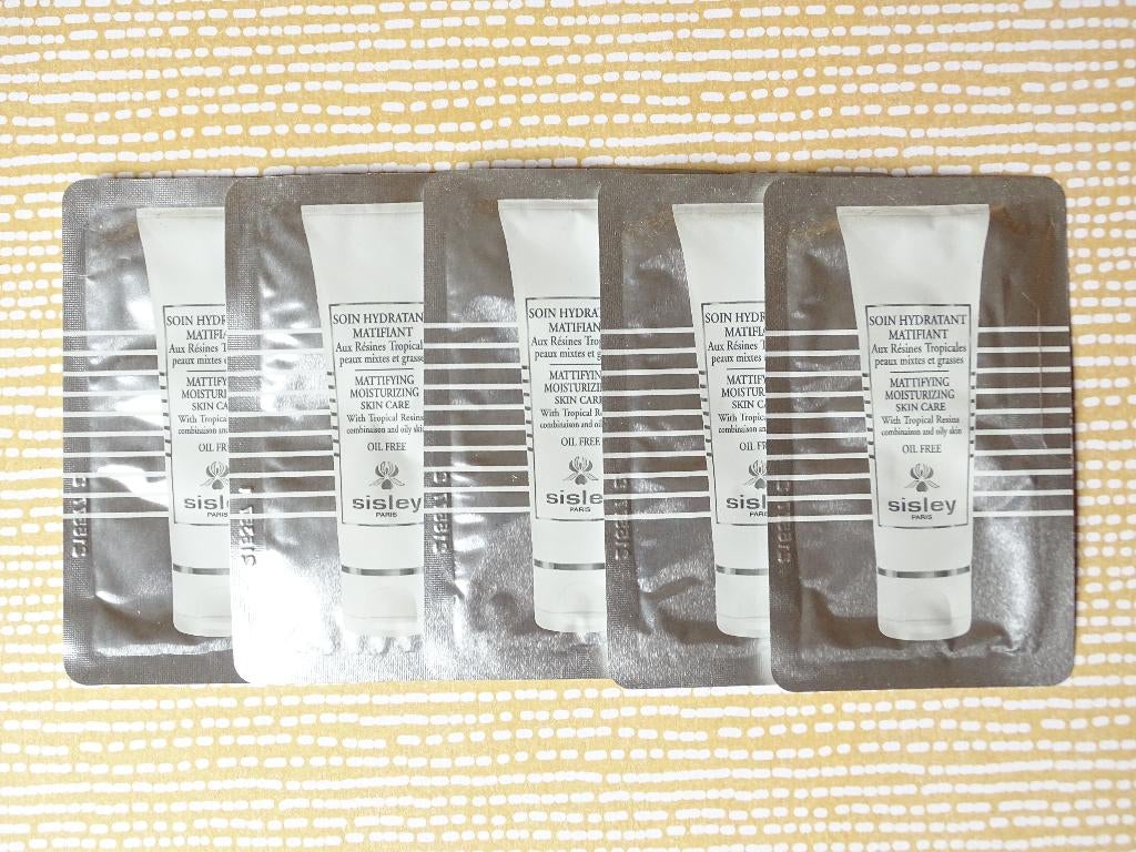 Sisley Mattifying Moisturizing Skin Care 20ml (5 proefjes), Ophalen of Verzenden, Nieuw, Gehele gezicht, Verzorging