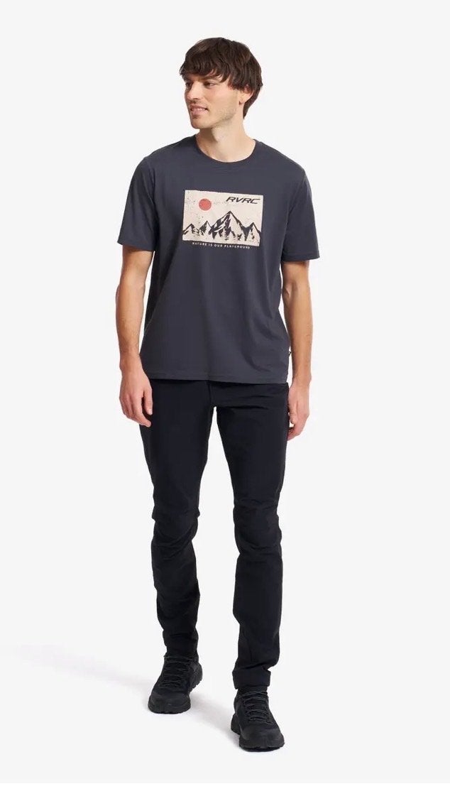 RevolutionRace RVRC T-shirt met bergprint - Maat XS, Ophalen of Verzenden, Nieuw, Maat 46 (S) of kleiner, Zwart