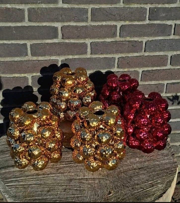 rode bollen vazen, Ophalen