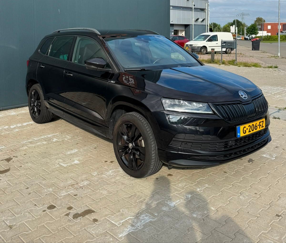 Skoda Karoq 1.5 TSI ACT Sportline Business | Greentech 150pk, Auto's, 4 cilinders, Alcantara, Zwart, 690 kg