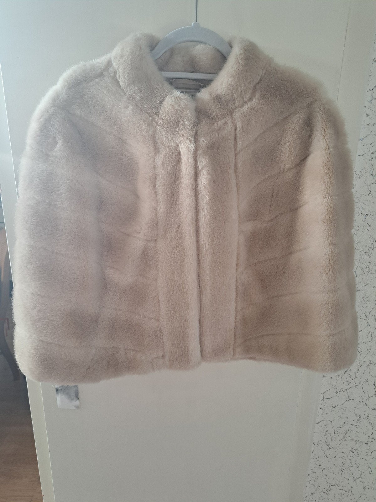 stola., Beige, Heinz oestergaard, Ophalen of Verzenden, Zo goed als nieuw