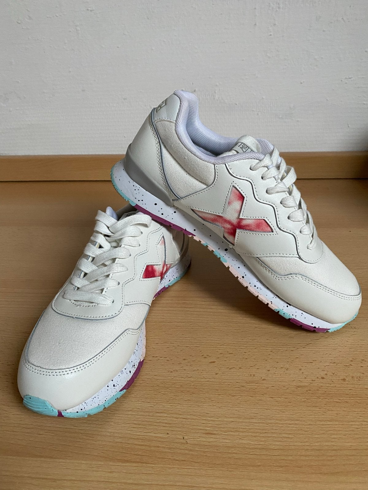 Munich STB Sneakers Maat 41 - Zo goed als nieuw, Ophalen of Verzenden, Zo goed als nieuw, Wit, Sneakers of Gympen