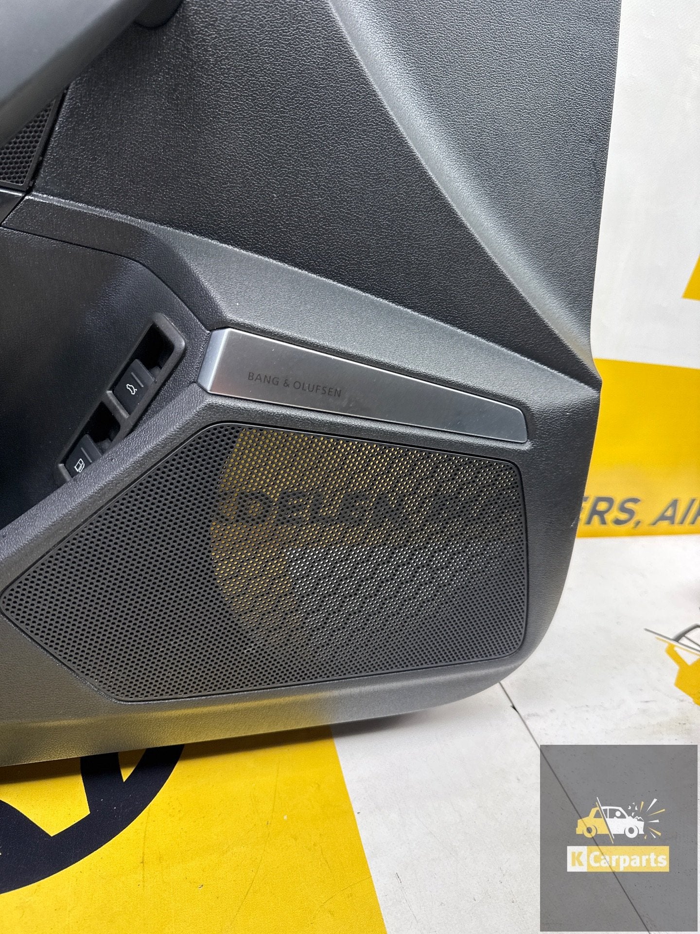 Audi a3 8Y RS3 Linker voordeur deur paneel bekleding 8Y0_868, Gebruikt, AUDI AG, Auto-Union-Strasse 1
85045  Ingolstadt, DE, Kundenbetreuung@audi.de