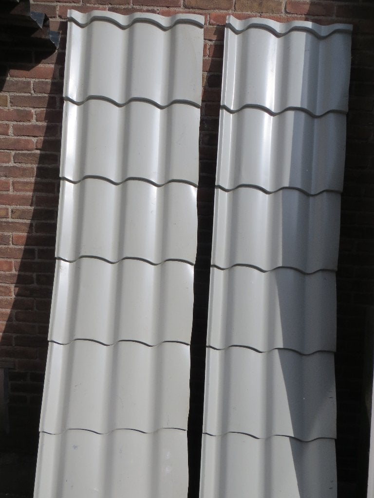 2 ijzeren golfplaten (dakpanprofiel) met coating € 5, Ophalen, Zwart, 15 m² of meer, Golfplaat
