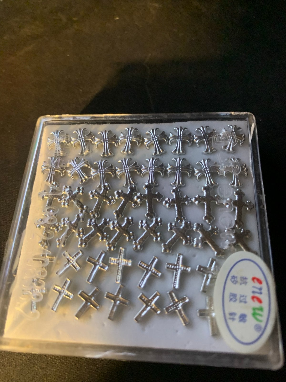 24x Kruisje Oorstekers - Zilverkleurige Oorbellen, Overige materialen, Nieuw, Ophalen of Verzenden, Knopjes of Stekers