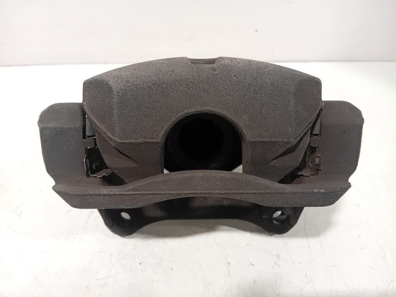 Remklauw rechts voor Opel Insignia, Onderdelen@venauto.nl, Van der Ven Autorecycling B.V., Gebruikt, Ettenseweg 76, 4706 PB Roosendaal, The Netherlands