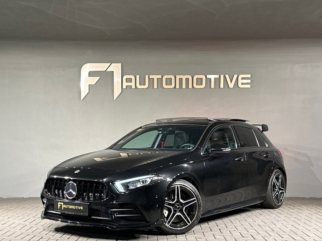 Mercedes-Benz A-klasse AMG 35 4MATIC Pano|Aero|Sfeer|Night, Auto's, Automaat, 4 cilinders, Zwart, 14 km/l