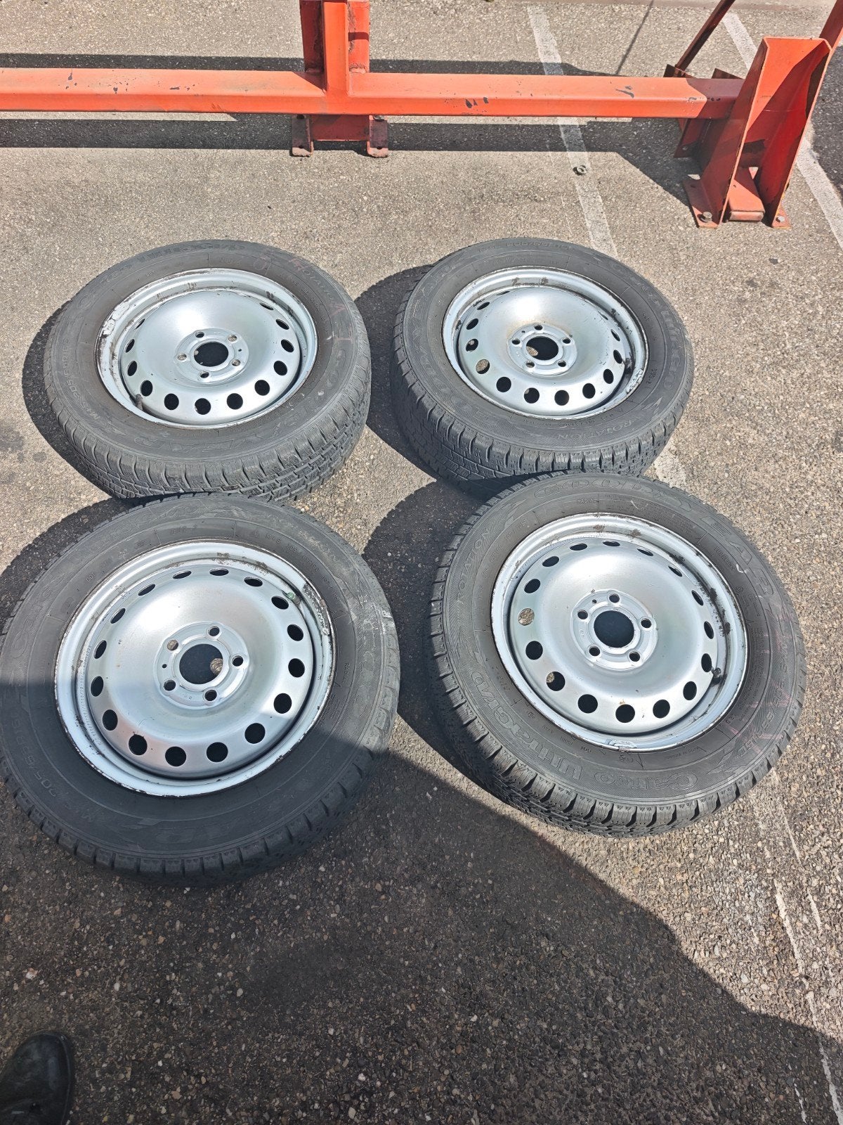 Trafic Vivaro velgen met banden 205/65/16 C, Ophalen, 16 inch, Banden en Velgen, 205 mm