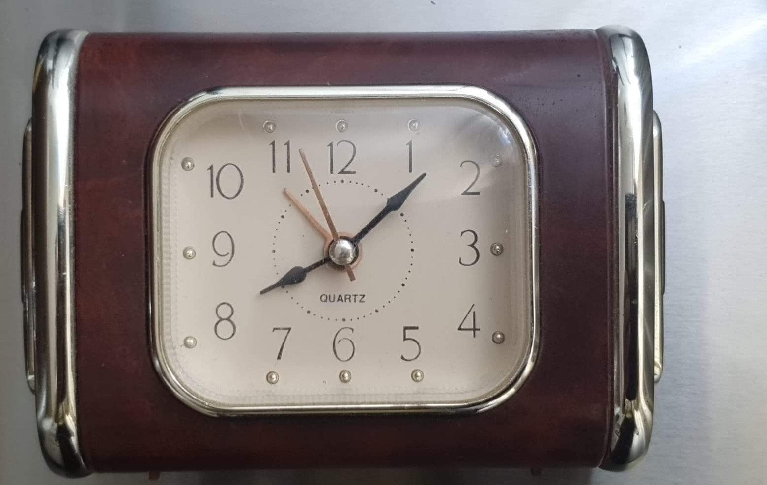 Klok met Licht en Alarm., Ophalen of Verzenden