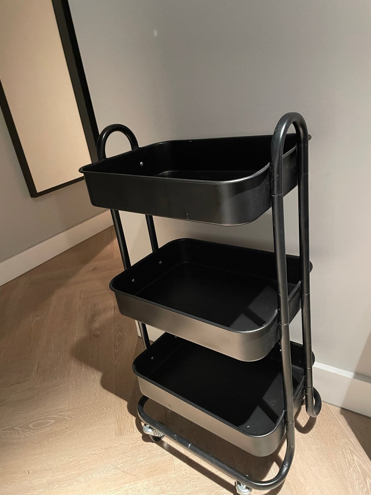 Zwart metalen trolley met 3 etages - zo goed als nieuw, Ophalen, Zwart, Zo goed als nieuw, Metaal