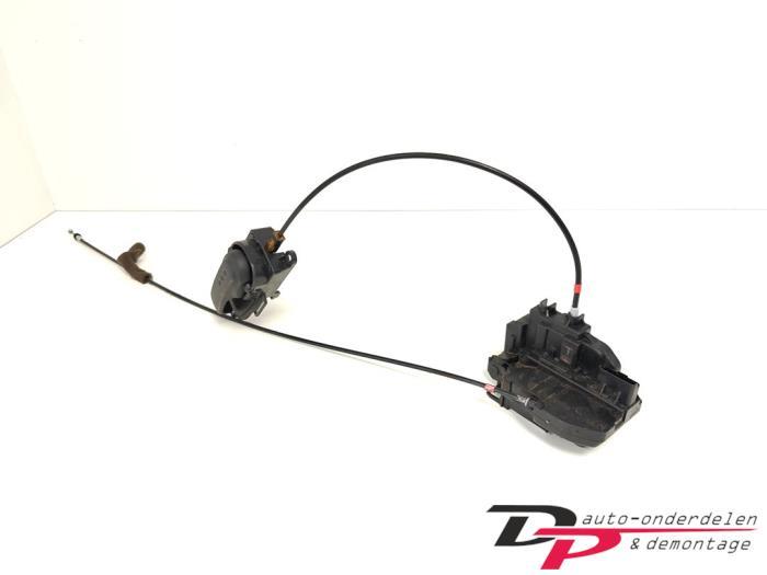Deurslot Mechaniek 4Deurs rechts-voor van een Nissan Note