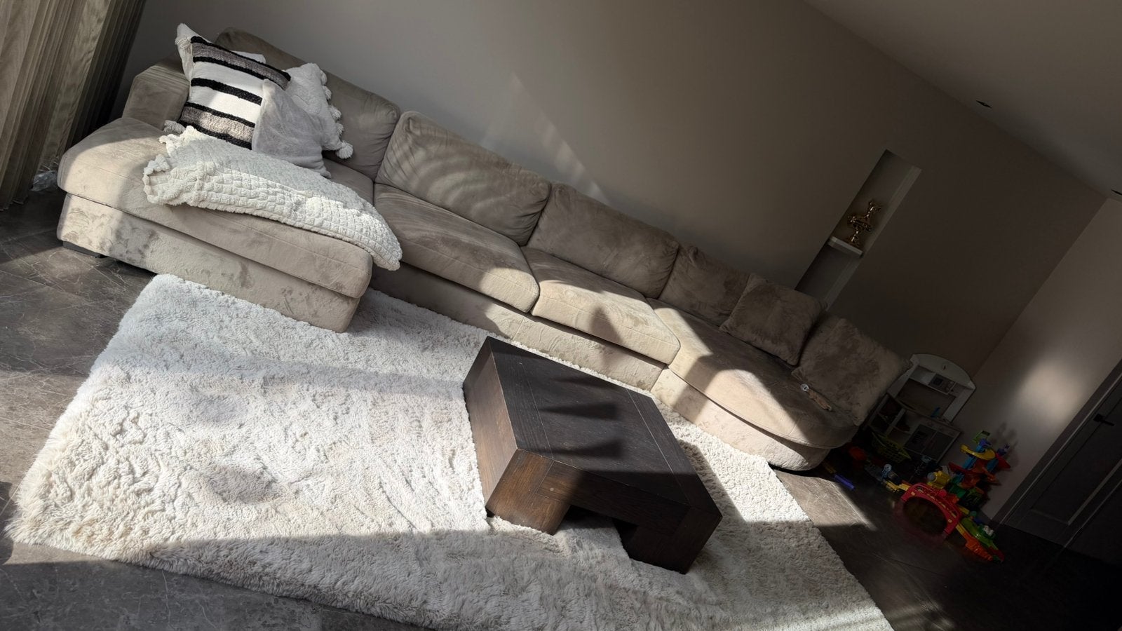 Vloerkleed hoogpolig wit/creme, Ophalen, Wit, Zo goed als nieuw, 200 cm of meer