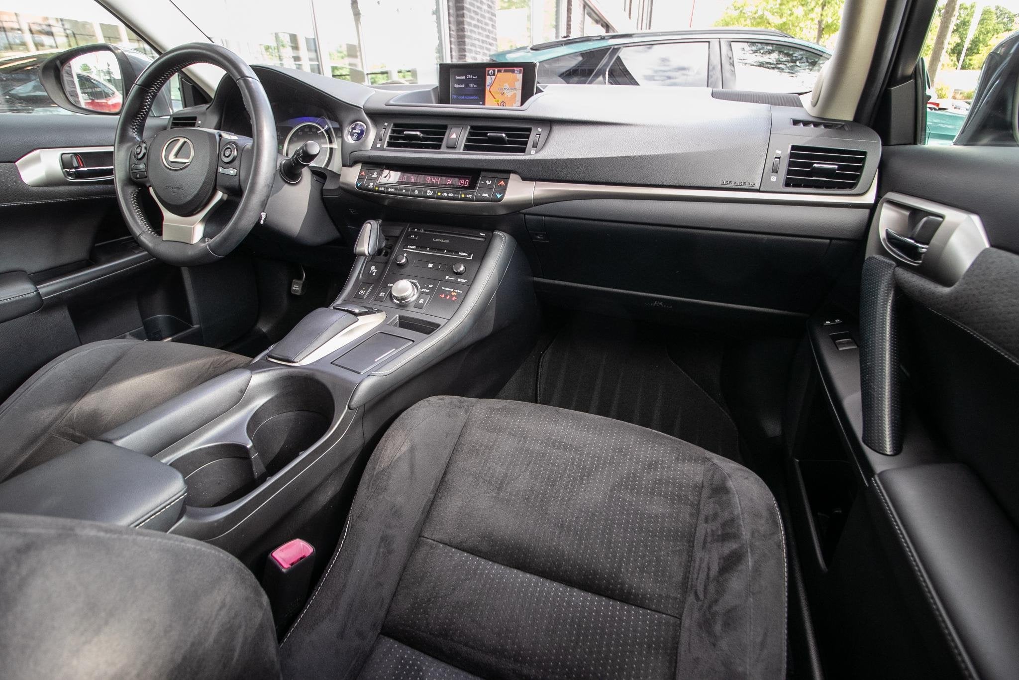 Lexus CT 200h Business Line | Navigatie | Open dak | Dealer, Auto's, Lexus, 136 pk, Gebruikt, 4 cilinders, Leder en Stof