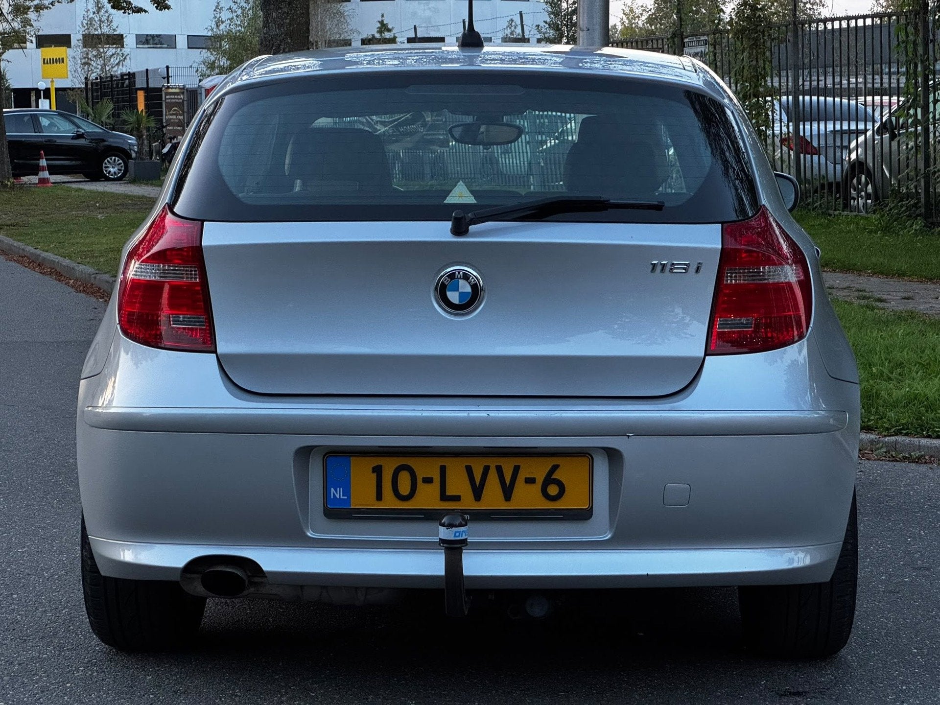 BMW 1-serie 118i Business Line, Auto's, 4 stoelen, Origineel Nederlands, 1265 kg, Zilver of Grijs