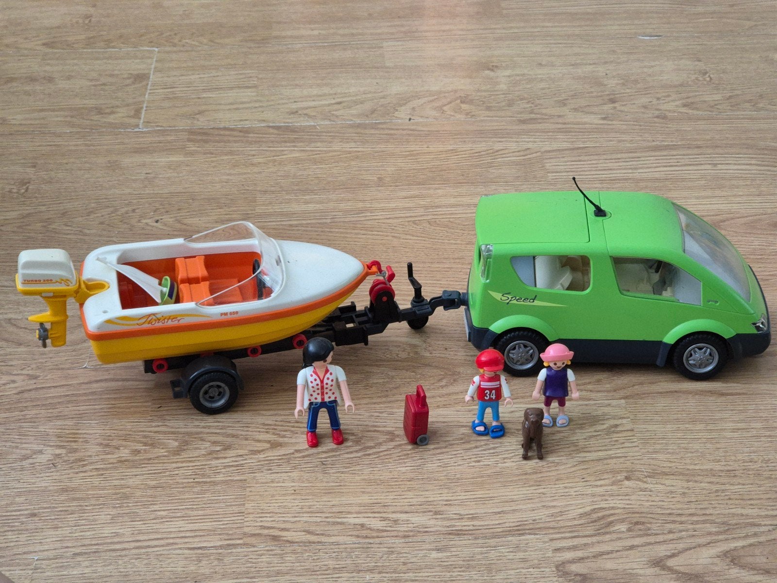 playmobil gezinswagen met boot, Kinderen en Baby's, Speelgoed | Playmobil, Ophalen of Verzenden, Gebruikt, Complete set