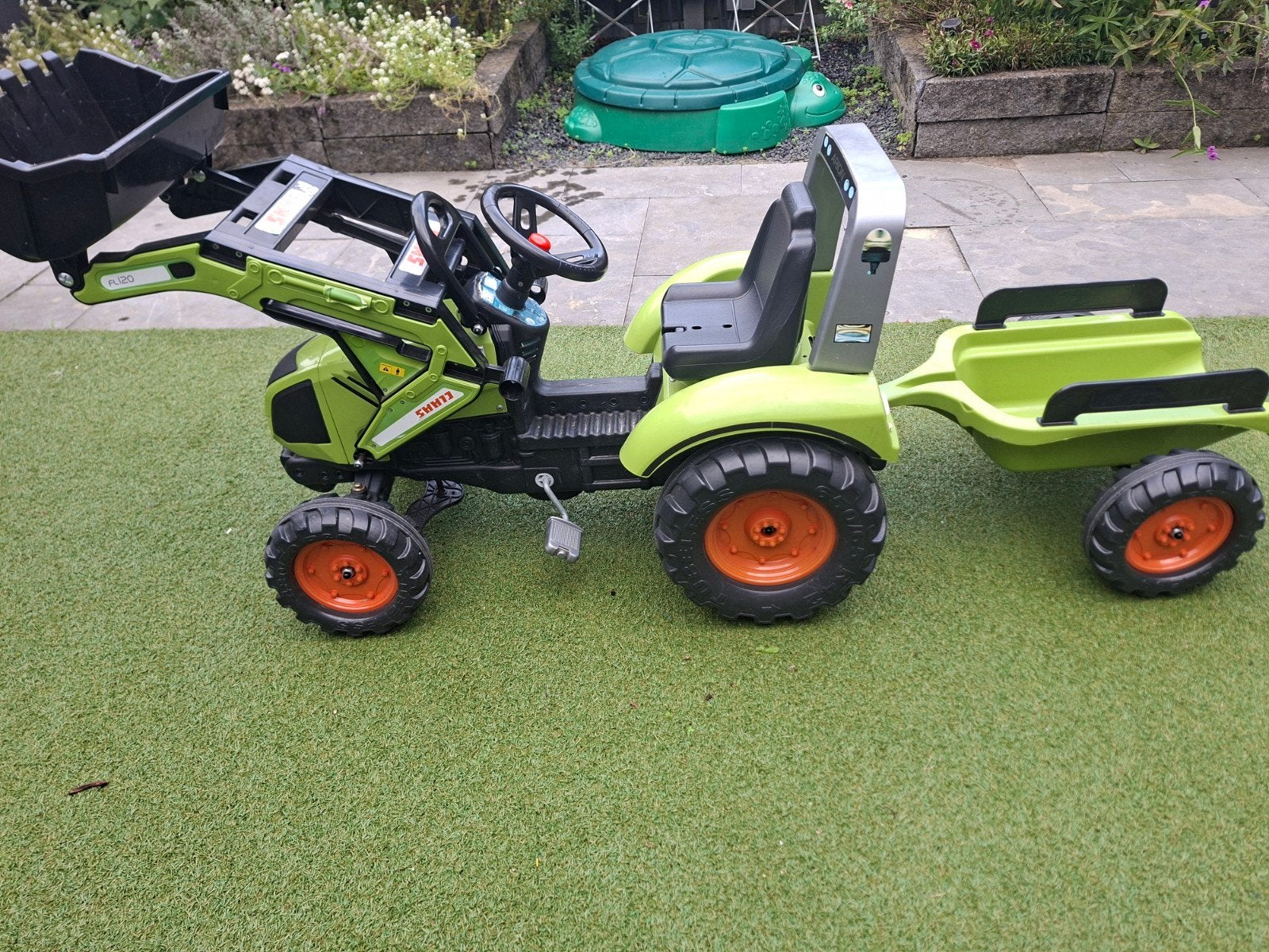 Claas traptractor met aanhanger en voorlader, Ophalen, Gebruikt