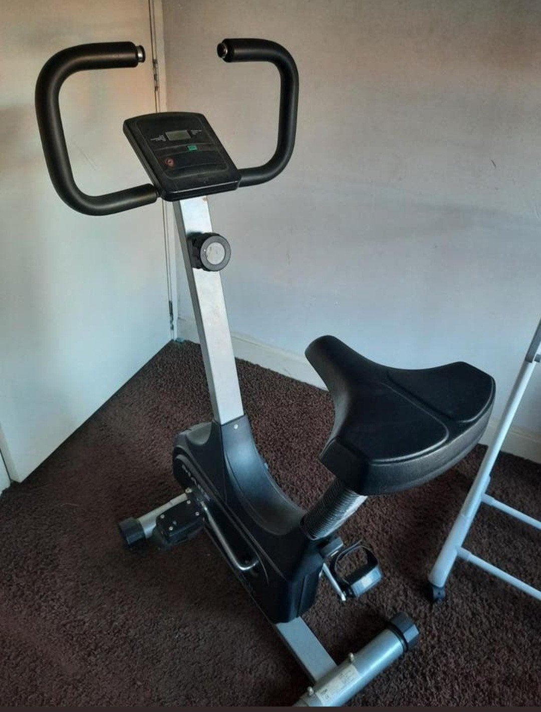 Af te halen hometrainer moet zsm weg, Ophalen, Zo goed als nieuw, Hometrainer