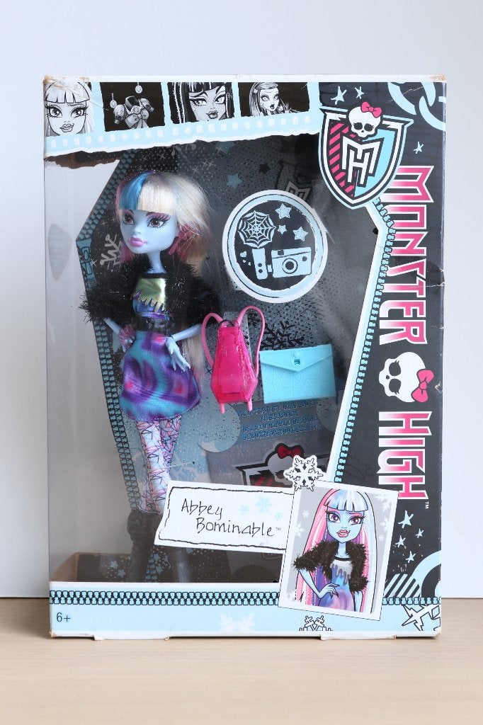 Monster High Abbey Bominable - Picture Day #Y8498 (NRFB), Ophalen of Verzenden, Nieuw, Fashion Doll