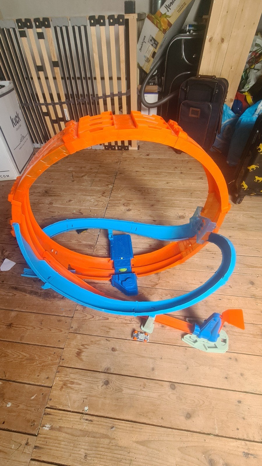 hotwheels action wervelende looping, Kinderen en Baby's, Speelgoed | Racebanen, Ophalen of Verzenden, Zo goed als nieuw, Elektrisch