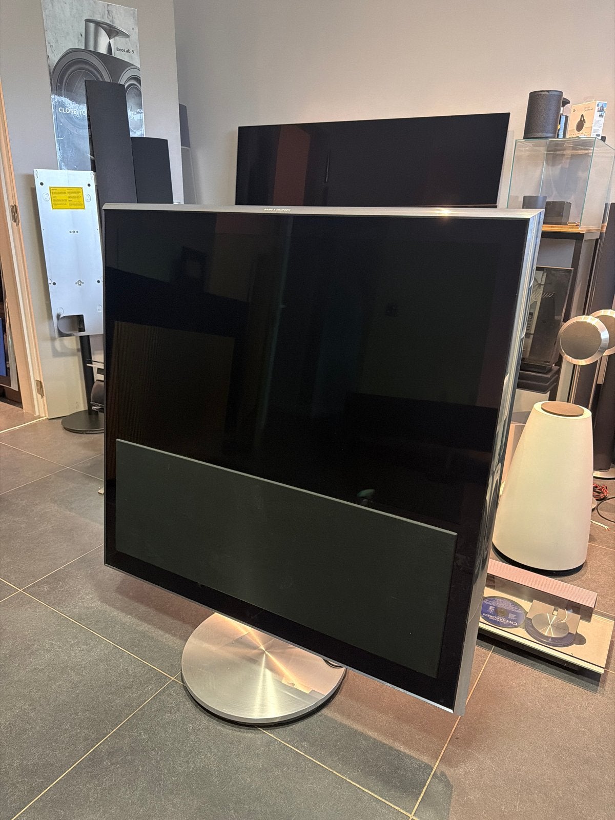 Beovision 10-40 MK3 met motorvloerstand bang olufsen b&o, Overige merken, Ophalen of Verzenden, 100 Hz, 100 cm of meer