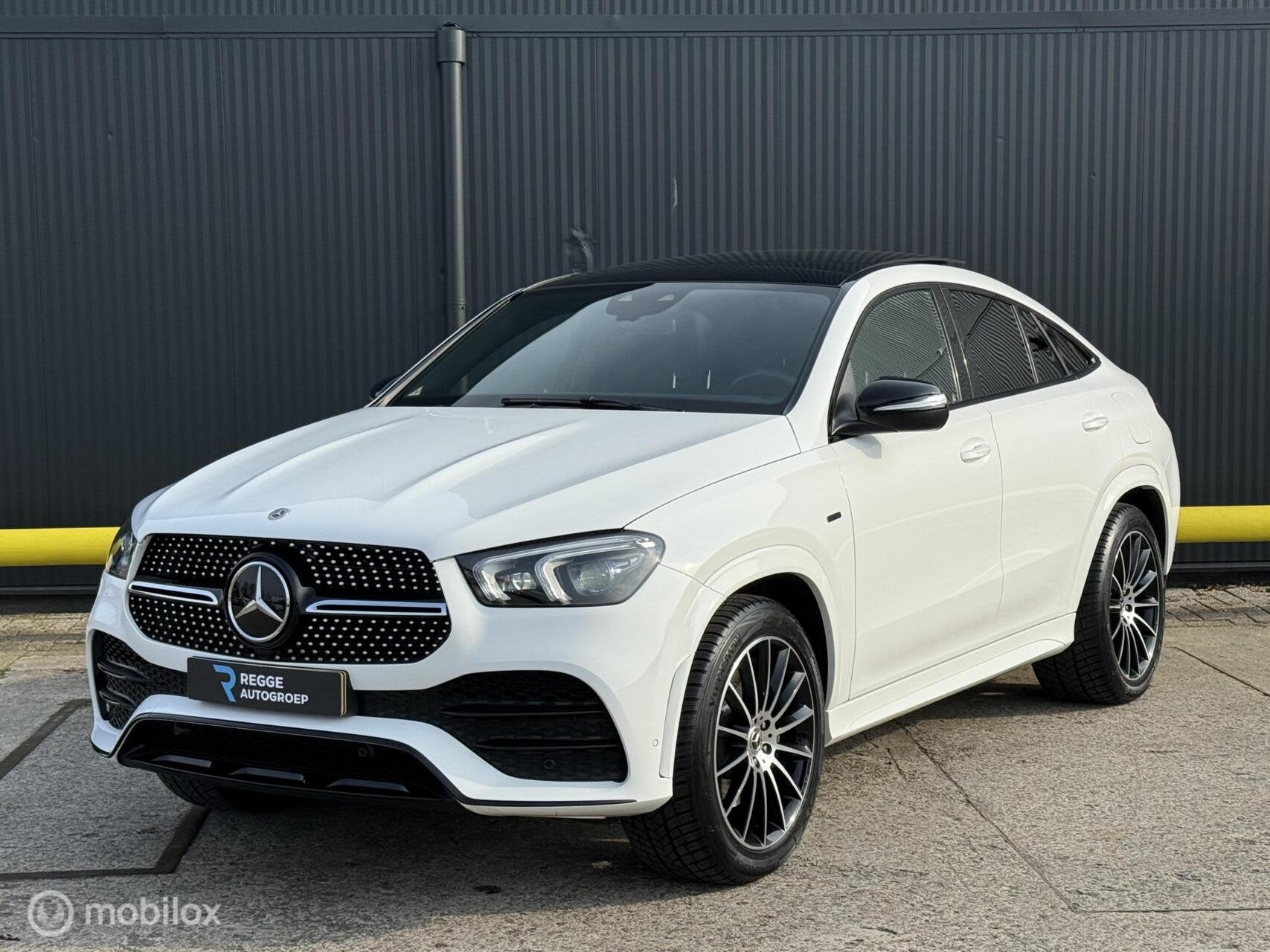 Mercedes GLE-klasse 350 e 4MATIC AMG-PAKKET FABRIEKSGARANTIE, Auto's, Mercedes-Benz, Gebruikt, Euro 6, 4 cilinders, 2525 kg