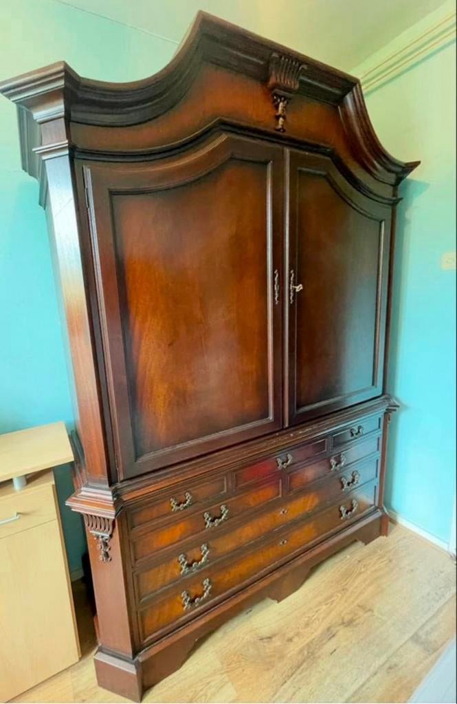 Antieke mahoniehouten kast/ kabinet, Antiek en Kunst, Antiek | Meubels | Kasten, Ophalen