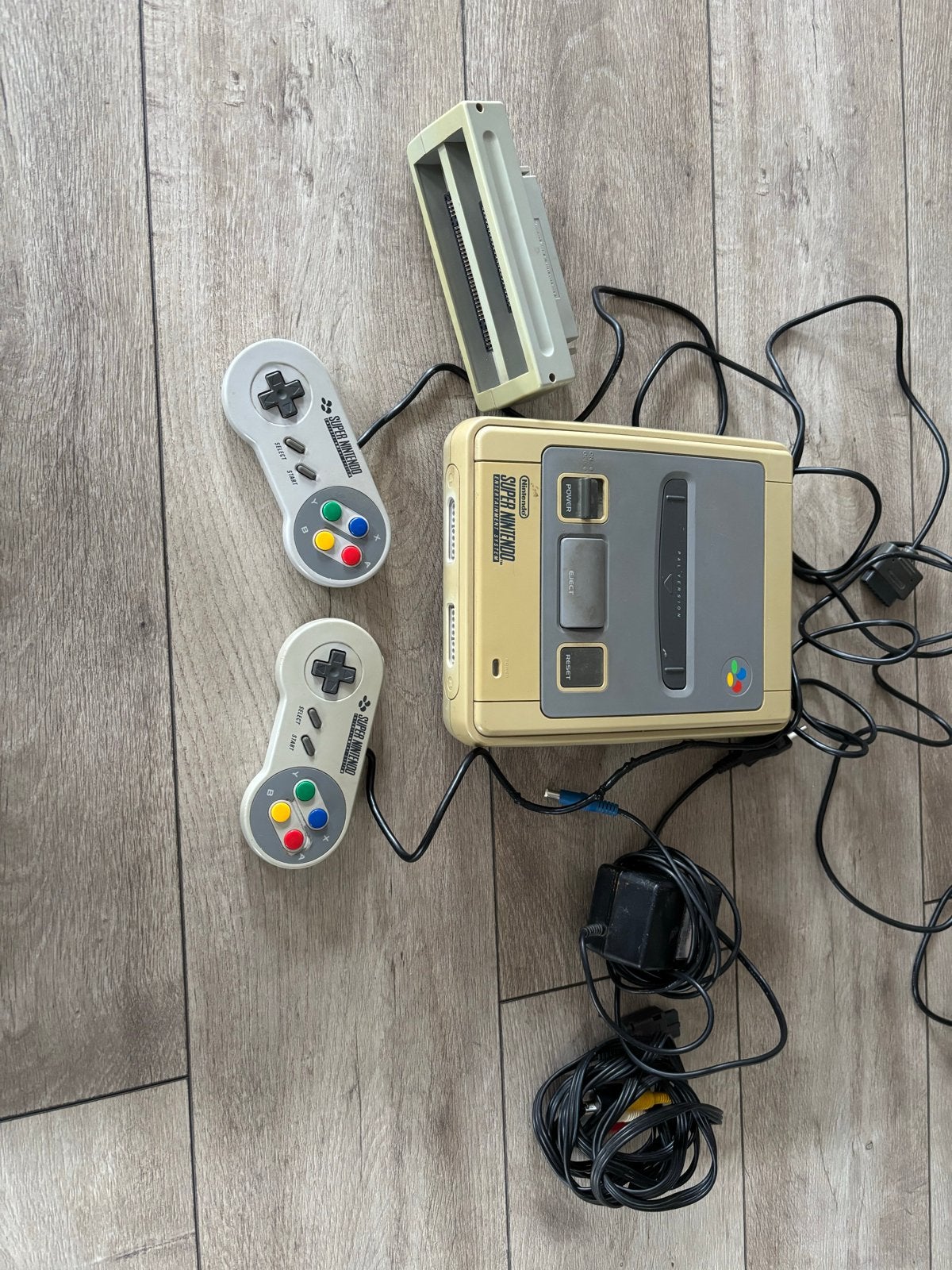 Complete Super Nintendo met 2 controllers en Super GameBoy, Spelcomputers en Games, Ophalen of Verzenden, Gebruikt, Met 2 controllers