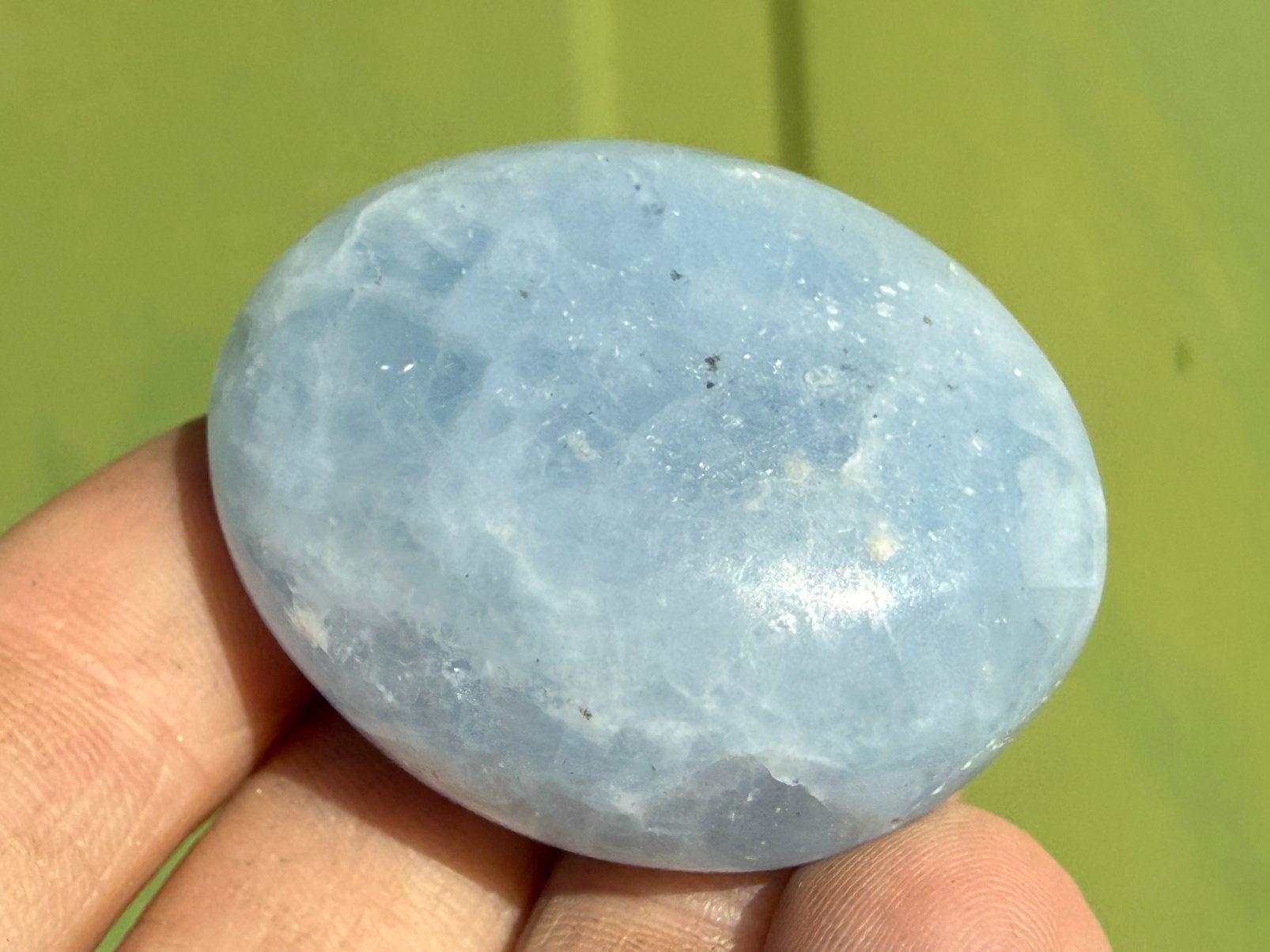 60 Blauwe Calciet handsteen mineralem, Ophalen of Verzenden, Mineraal