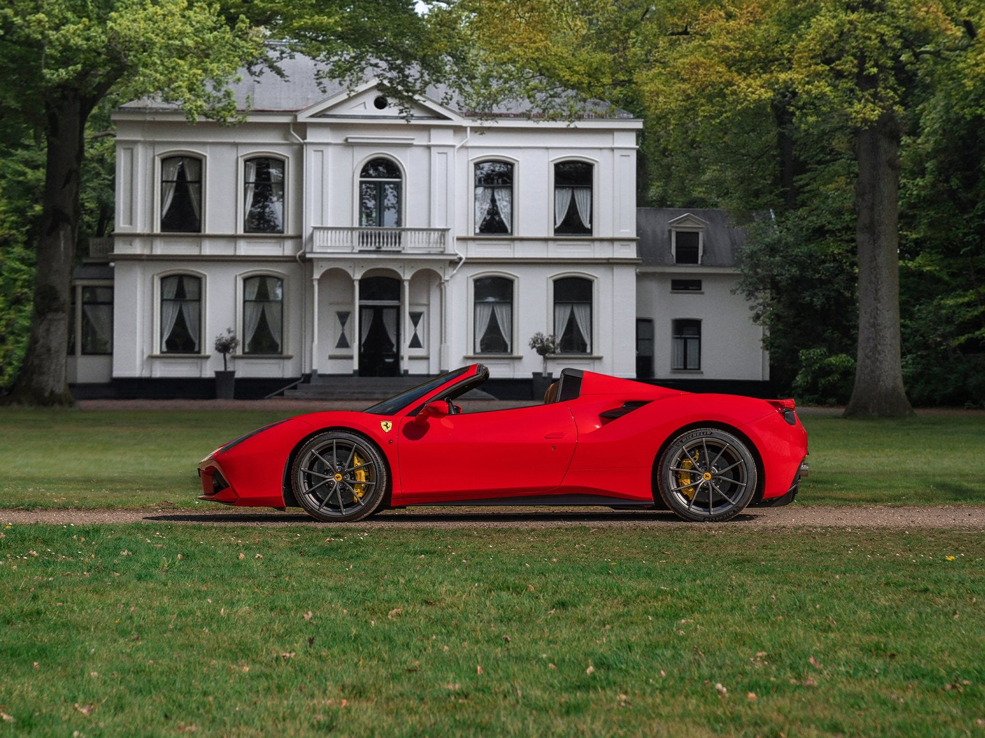 Ferrari 488 Spider | Front-lift | Pista wheels | Carbon stuu, Auto's, Automaat, Dealer onderhouden, Achterwielaandrijving, Gebruikt