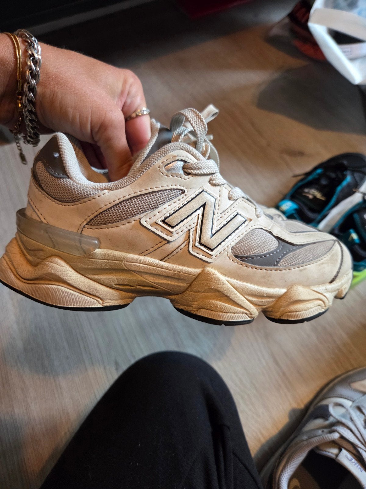 New Balance 9060, Gebruikt, Jongen of Meisje, Schoenen, Ophalen of Verzenden
